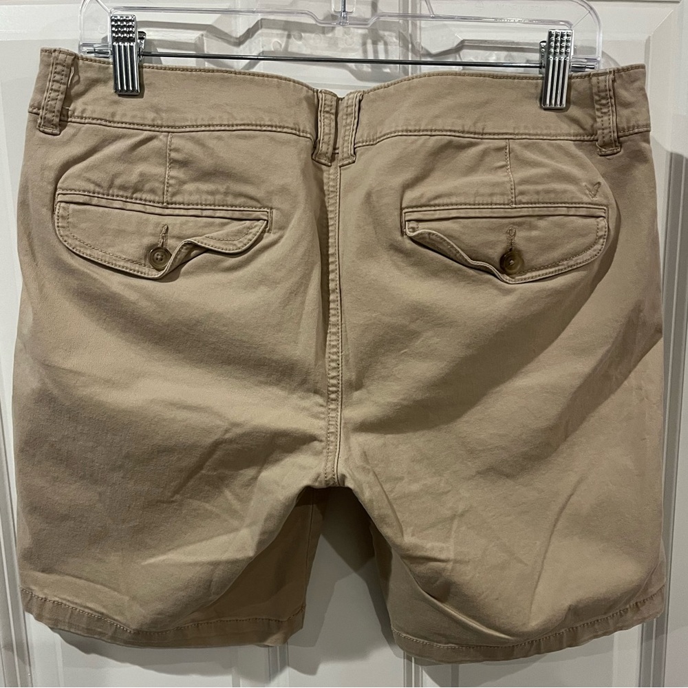 American Eagle Stretch Khaki Bermuda Shorts Size 10 - Picture 5 of 6